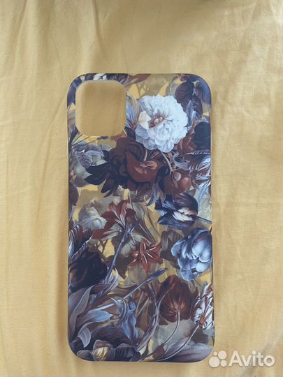 Чехол на iPhone 11