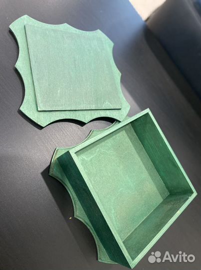 Шкатулка изумрудная