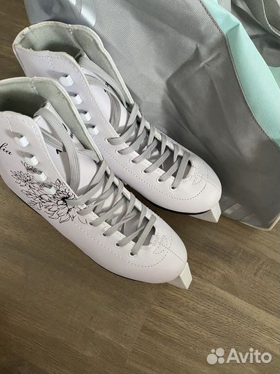 Коньки фигурные Sofia Nordway