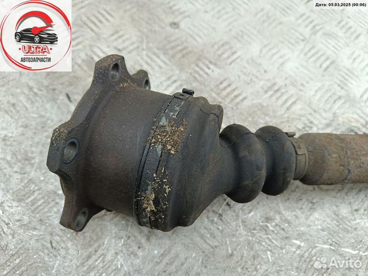 Полуось передняя левая б/у Volkswagen Passat B5