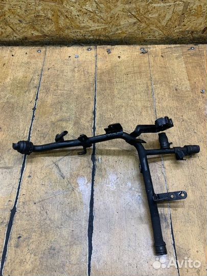 Патрубок системы охлаждения двигателя Volkswagen