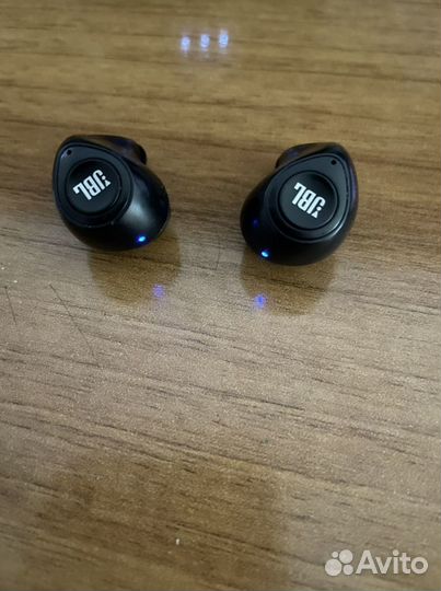 Наушник левый или правый jbl t100