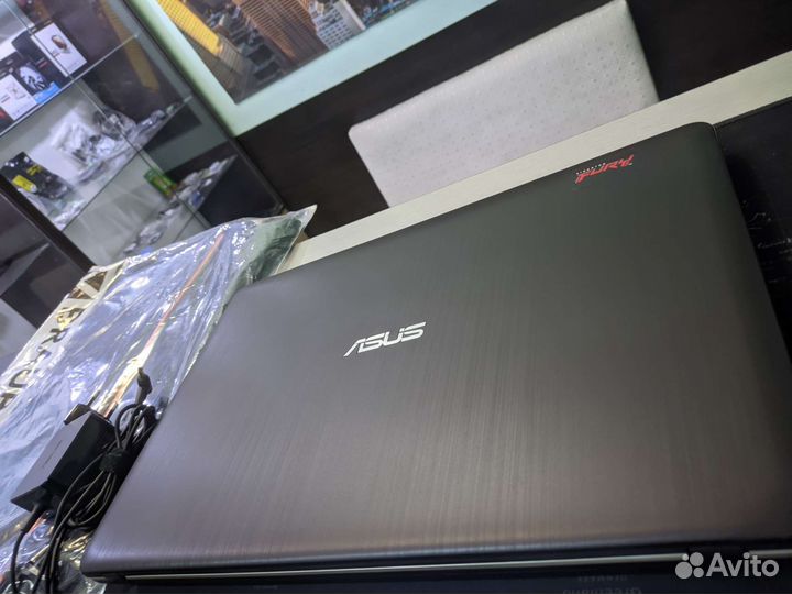 Ноутбук asus 15.6 дюйма