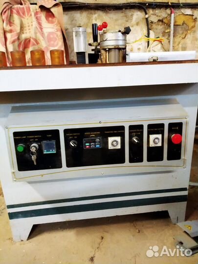 Продаю станок кромкооблицовочный