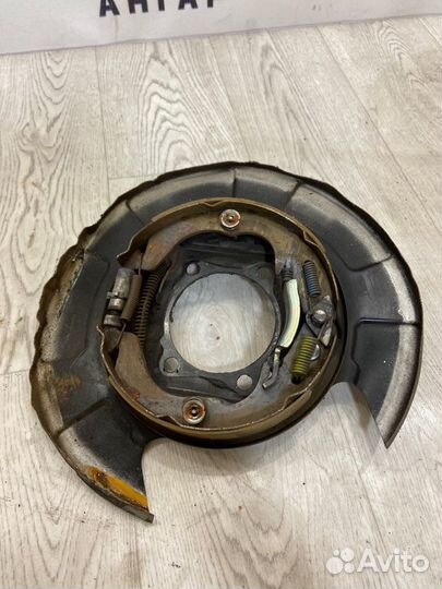 Механизм ручного тормоза левый Mitsubishi