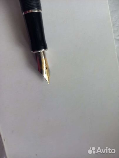 Перьевая ручка parker