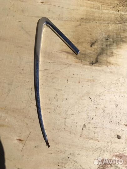 Молдинг заднего левого стекла Audi A4