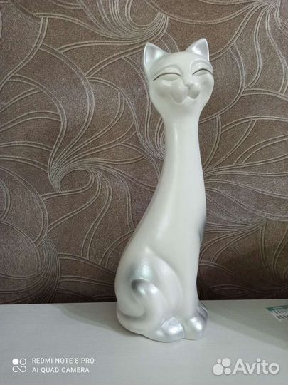 Статуэтка кошка