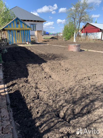 Вспашка земли мотоблоком
