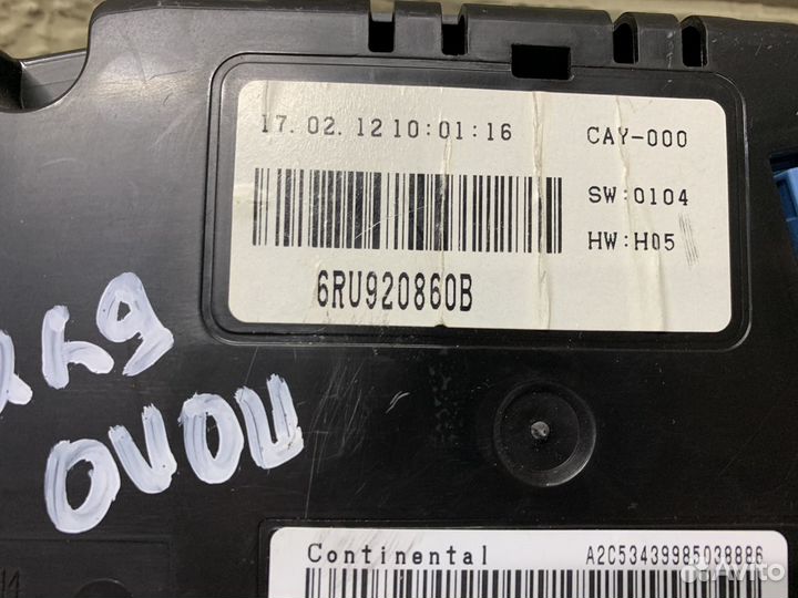 Volkswagen Polo Sedan Панель приборов