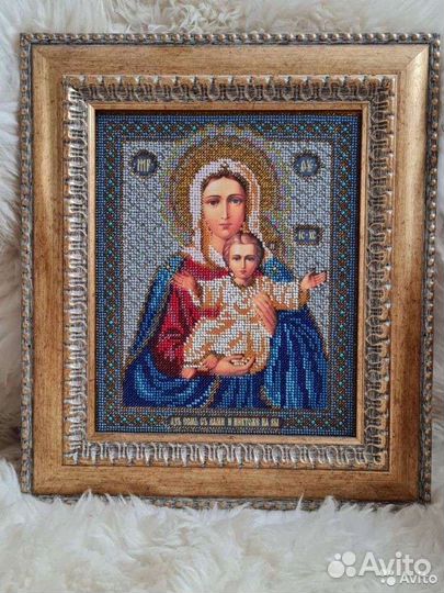 Икона Божьей Матери с младенцем вышитая бисером