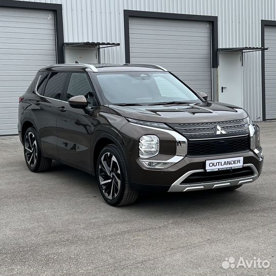 Mitsubishi Outlander 2.5 CVT, 2022