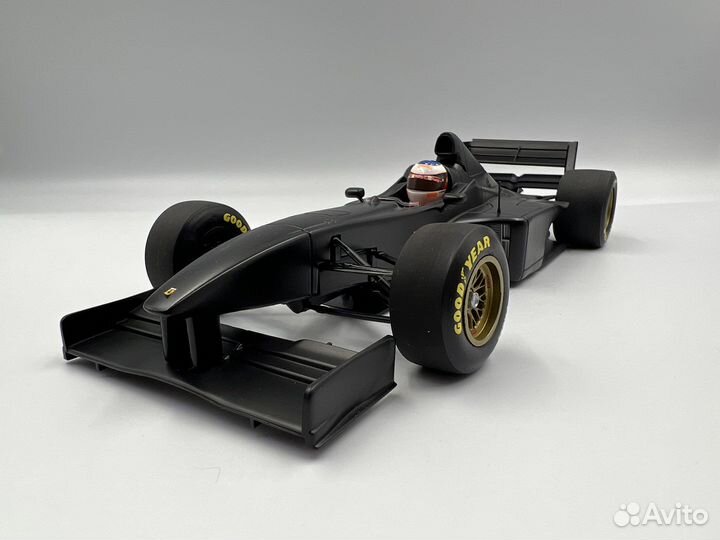 Модель 1:18 Ferrari f1 f300 testcar fiorano 1998