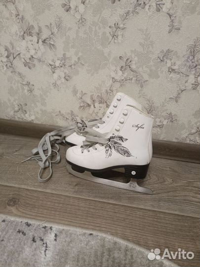 Коньки фигурные детские 32 размер