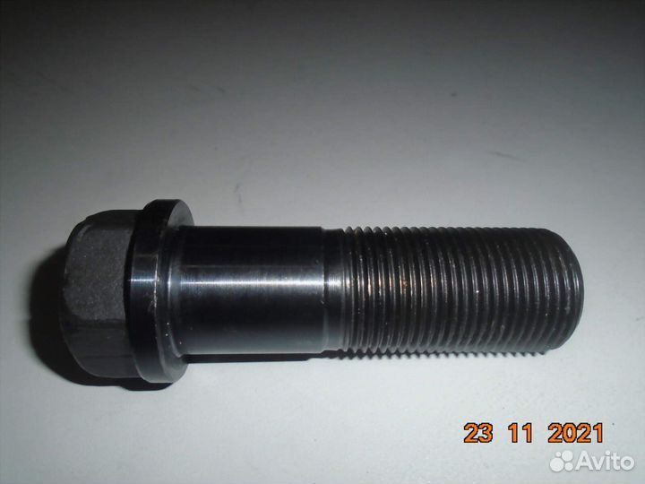Болт 50-3104028 вкладыша з/ступицы