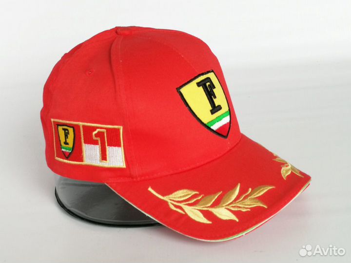 Классическая неглубокая бейсболка 