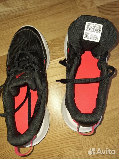 Кроссовки детские adidas (35 размер)