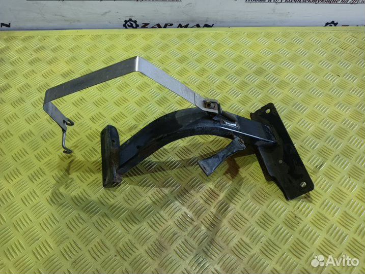 Кронштейн подножки правый Man Tgl