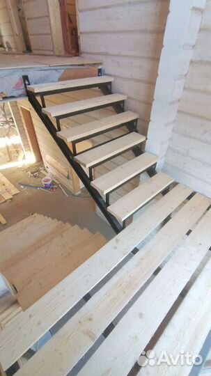 Лестница из металла