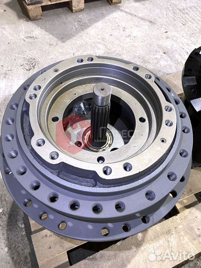 Бортовой редуктор Hyundai R360LC-7