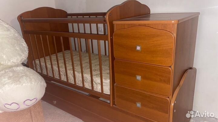 Детская кроватка