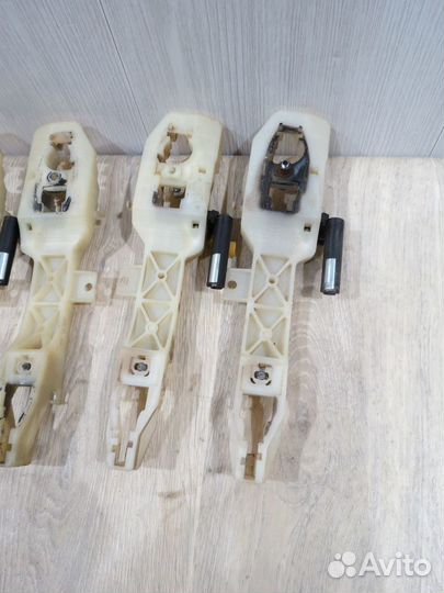 Кронштейн ручки Hyundai Solaris