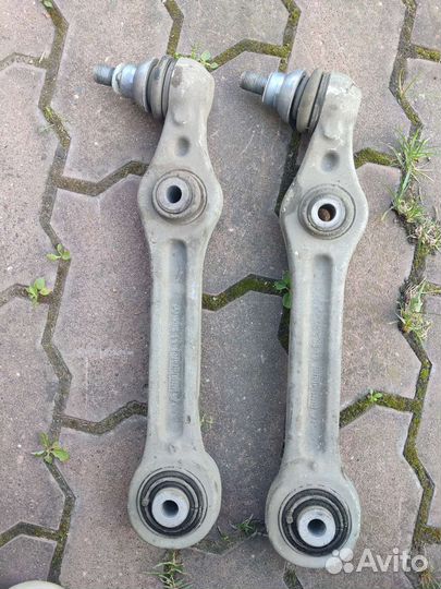 Рычаги передний нижний опорный Мерседес