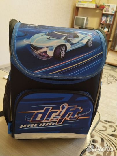 Школьный портфель рюкзак для начальной школы