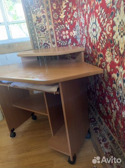 Компьютерный стол