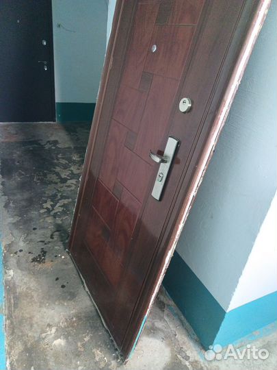 Дверь входная металлическая