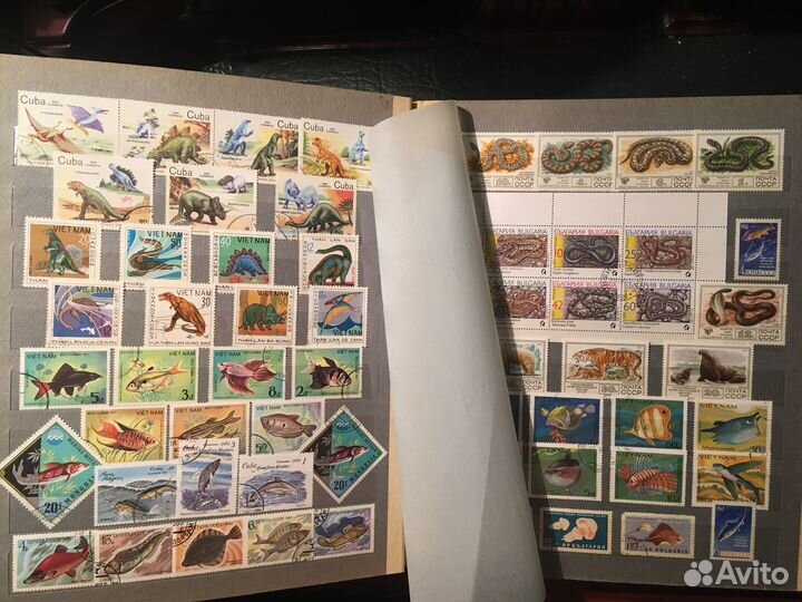 Большой альбом с 820 марками 