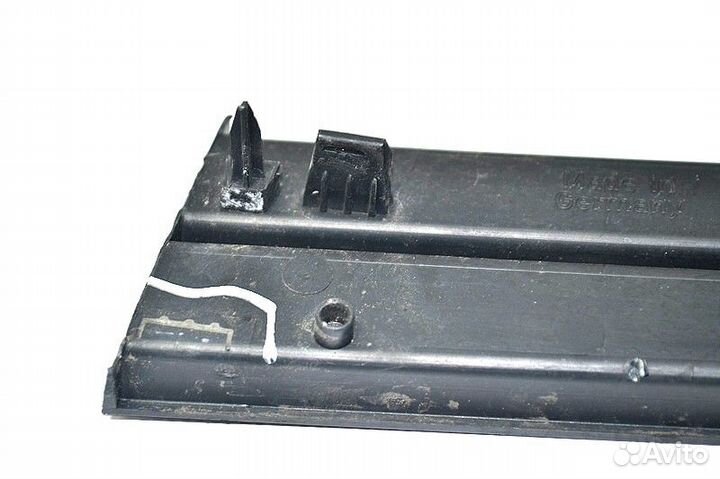 Пластиковая заглушка решетки радиатора, верхняя пр