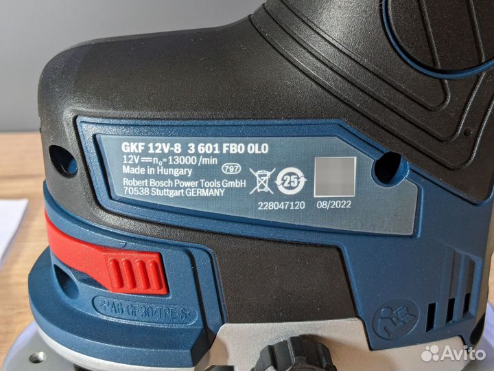 Фрезер Bosch GKF12V-8