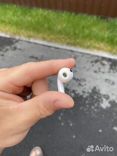 Правый наушник airpods pro 1