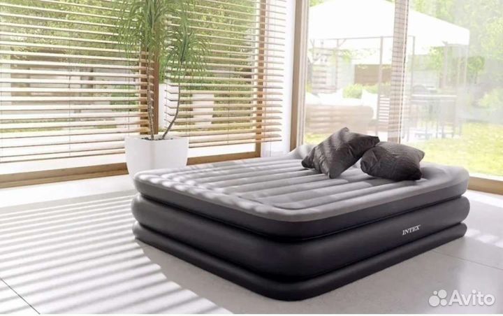 Надувной матрас с насосом
