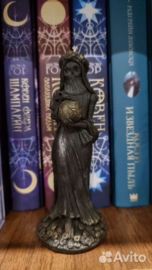 Свеча ручной работы дева Мария