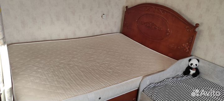 Кровать с матрасом