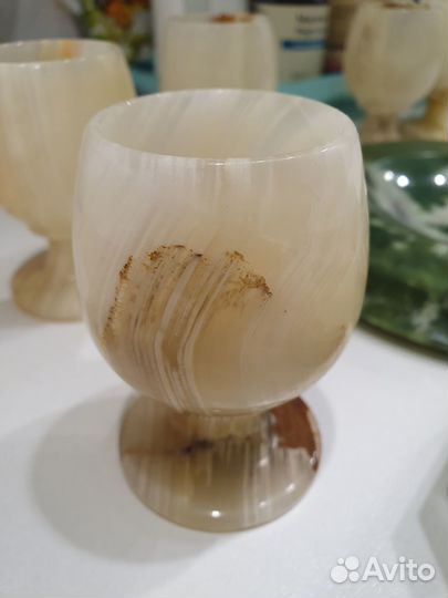 Рюмки и пепельница из оникса. Новые