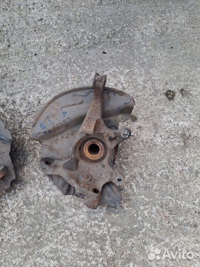 Кулак поворотный BMW Х5 Е53 передний