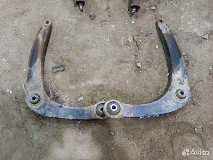 Амортизатор кулак рычаг peugeot 308, 408