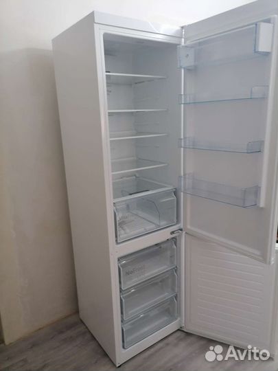 Холодильник Bosch новый 2 метра инвертор