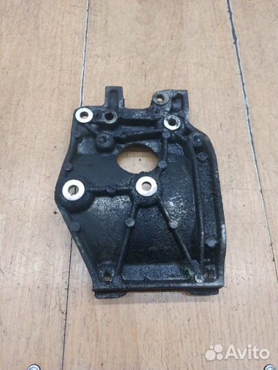 Кронштейн кондиционера Ford Focus 2 G8DA 2010