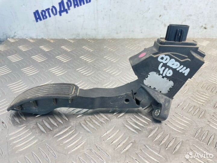 Педаль газа Toyota Corolla ZRE151L 1zrfe 2006