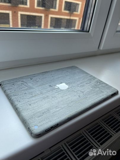 iPad 2020 и клавиатура Smart Keyboard Folio