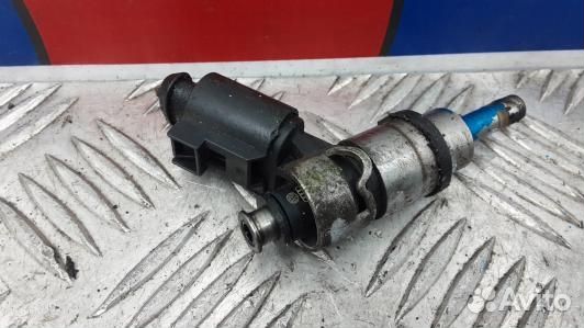 Форсунка бензиновая skoda octavia A5 (NML18B701)