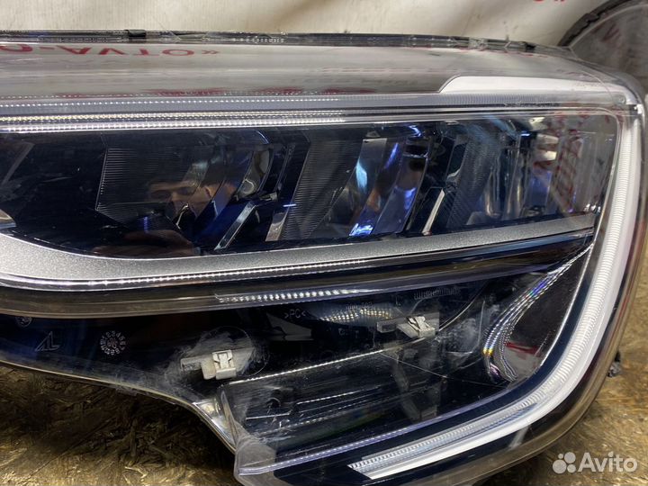 Renault Arkana левая фара