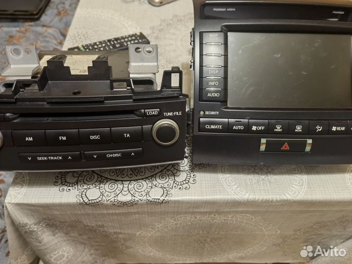 Мультимедиа toyota land cruiser 200