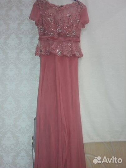Вечернее платье