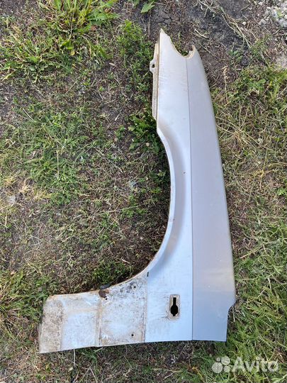 Крыло переднее левое