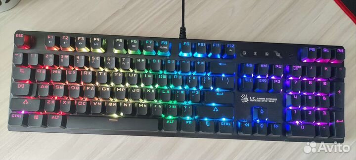 Чëрная игровая клавиатура bloody 820R